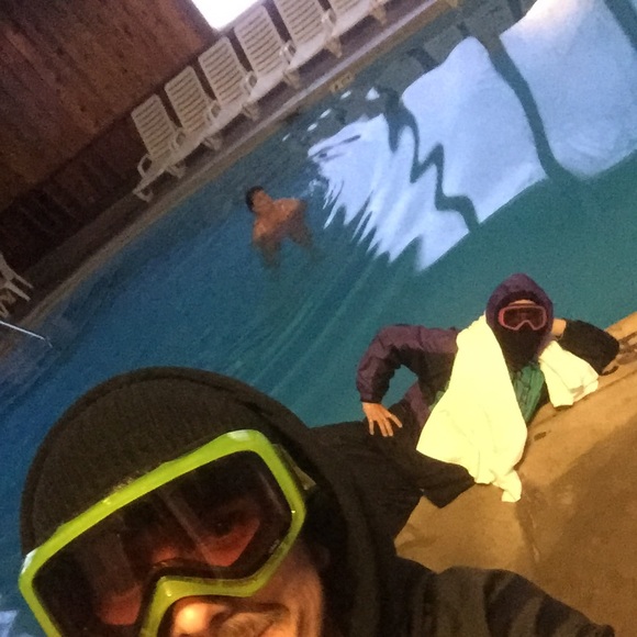 IG: @beauvibin - Picture 4 of 8